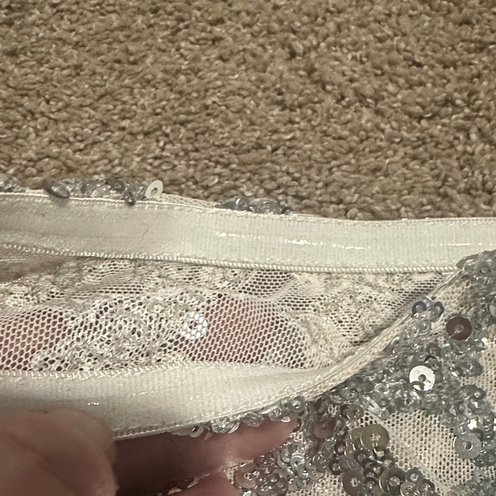 Elegant Silver Patterned Women's Skirt - Picture 3 of 3